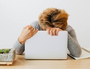 woman struggling to concentrate