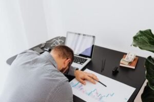 Difficulty concentrating after a restless night's sleep